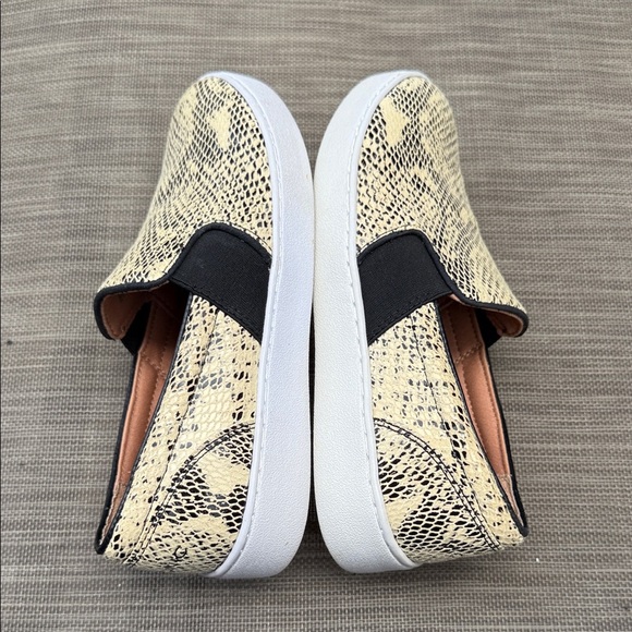 Vionic Demetra Croc Size 6 Slip-On Loafers - Picture 8 of 10